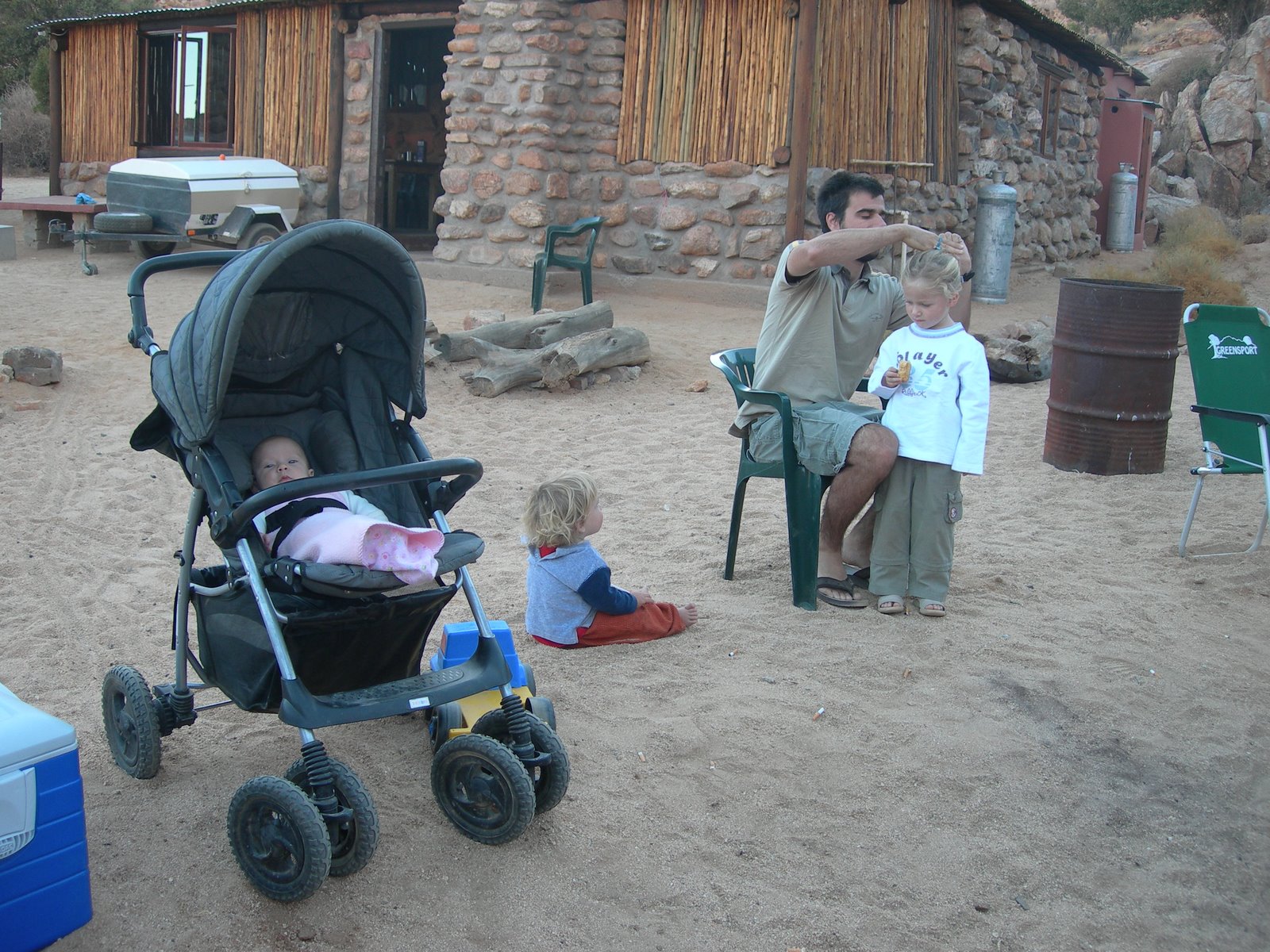 [DSCN2411.JPG]