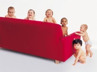 [bebes-sofa.bmp]