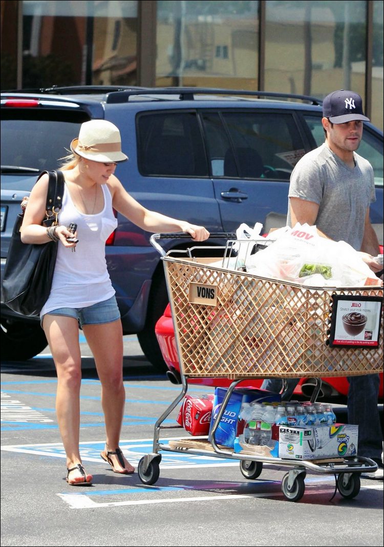 Hillary-Duff-20090717-009.jpg