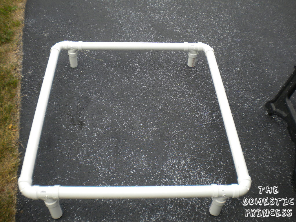 The Domestic Princess: DIY Raised Dog Bed