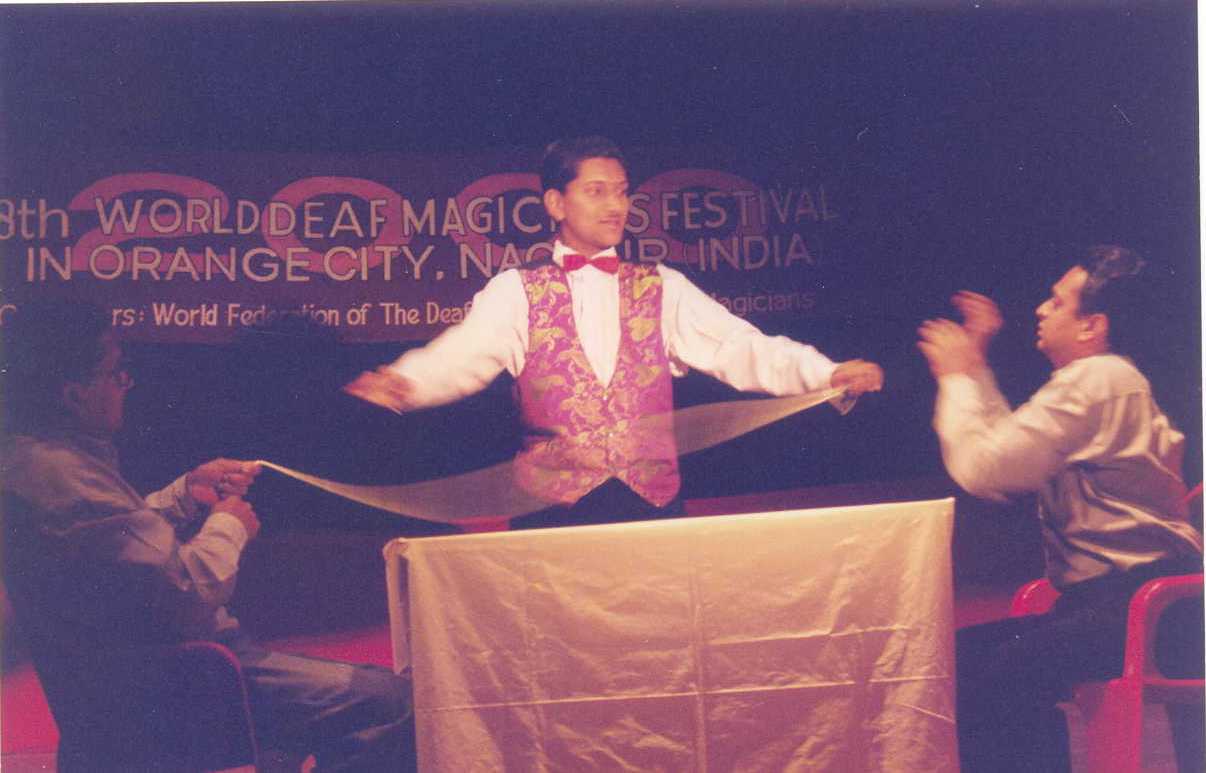 [010+Action+In+Competetions,+8th+World+Deaf+Magicians’+Festival,+Nagpur..jpg]