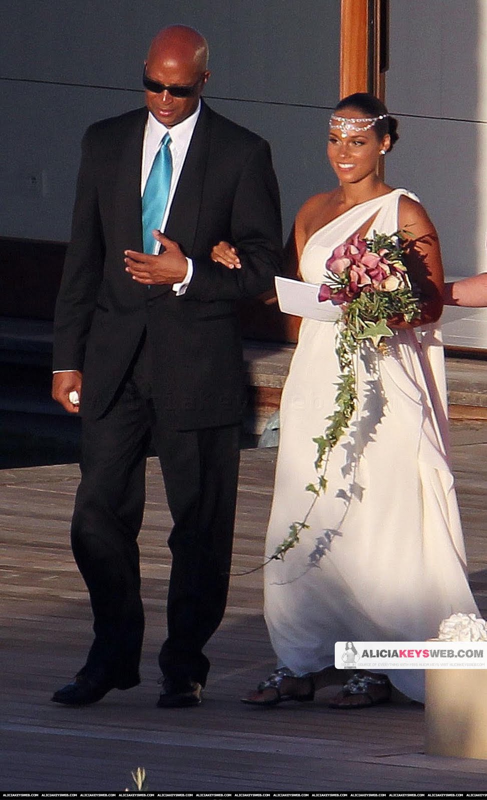 Fabolous Fashion Addiction Alicia Keys Beautiful & Ready In Her