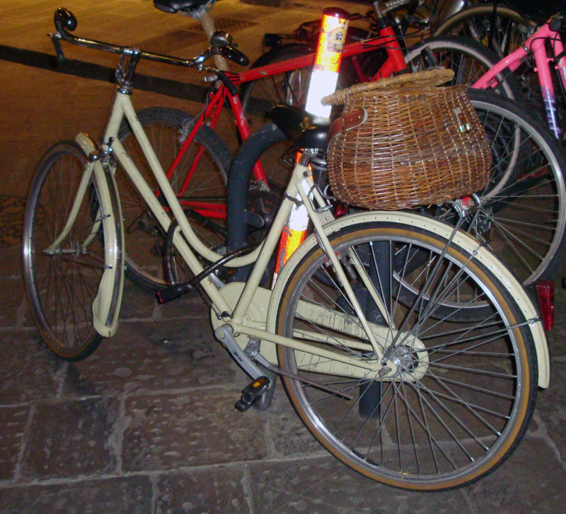 A Closer Look at Italian City Bicycles