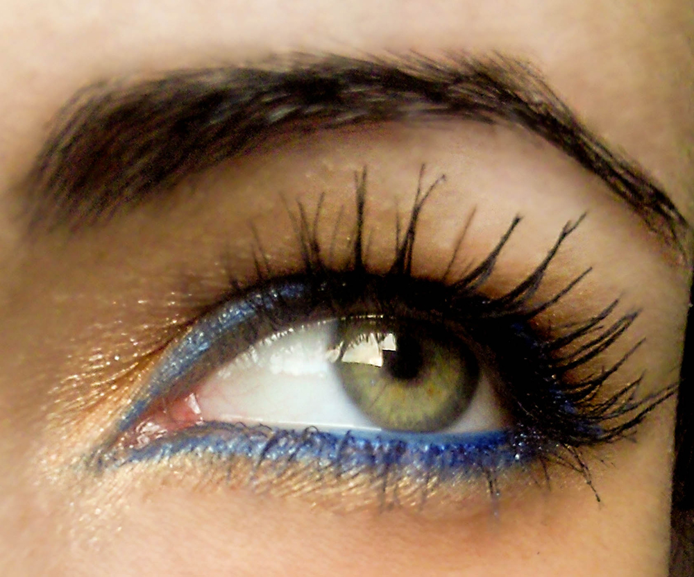 Makeup and Art Freak Blue EyeLiner