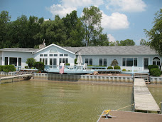 5722 Browns Lake