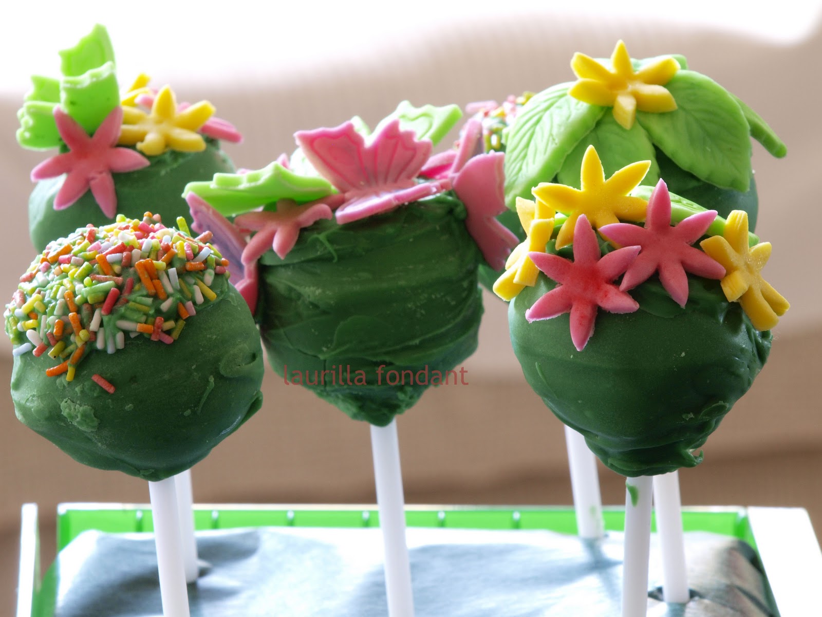 laurilla fondant CAKE POPS EN EL CAMPO