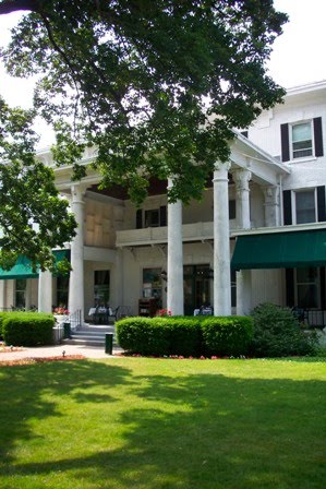 [White+Inn+Fredonia.jpg]