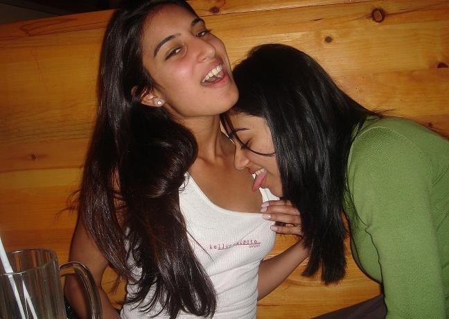 Fashion Trend Today Drunk Indian Girls Partying Pictures-1612