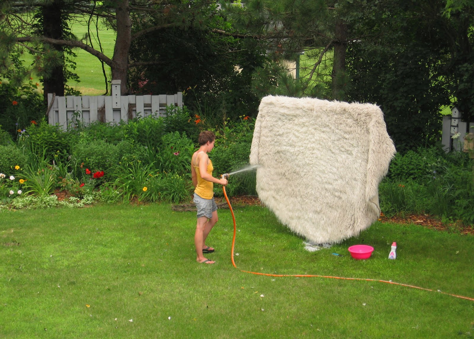 operation paper cut Flokati Washing.