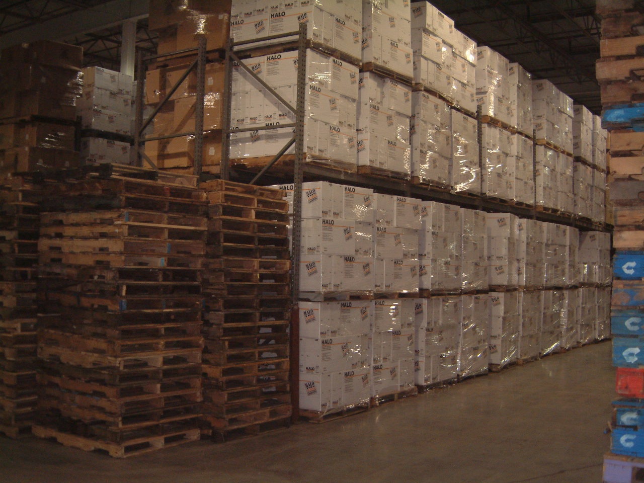 Pallet Rack Surplus Warehouse Closing Pallet Rack, Pallet Jacks, Dock Plates, Forklift