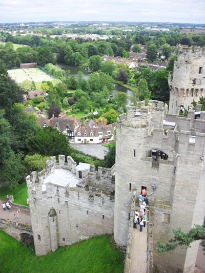 [10.View-from-tower-warwick-castle.jpg]