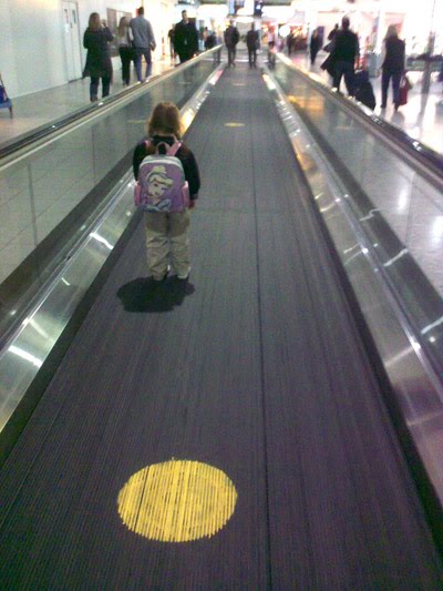 [1.Izzy-Wainwright-travelator.jpg]
