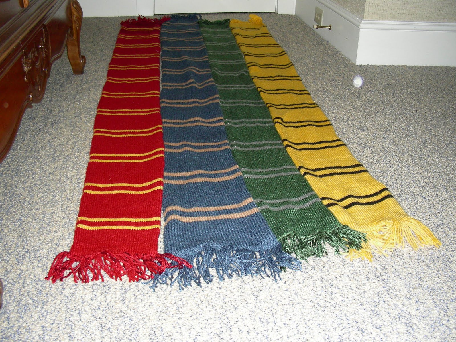 Harry Potter Gryffindor scarf by knitsplus on Etsy
