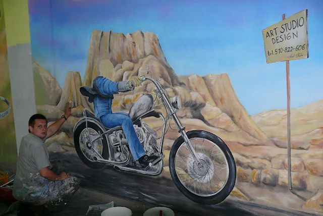 Malowanie na ścianie motoru, mural Harley Devidson. Usługi malarsko dekoracyjne