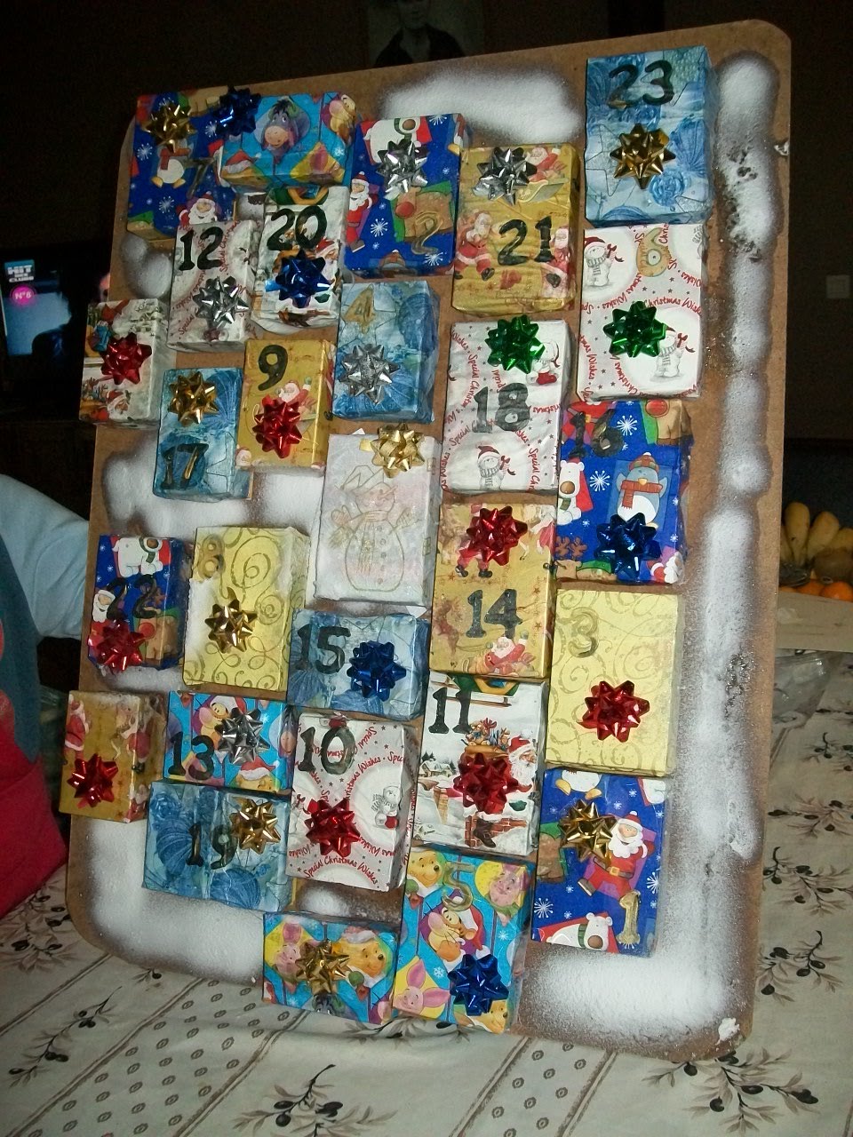 Atelier de Christelle: Noël - Calendrier de l'avent - Couronne de l Atelier de Christelle: Noël - Calendrier de l'avent - Couronne de l