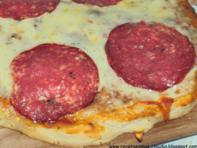 recetas-cl-udia-pizza-de-salami