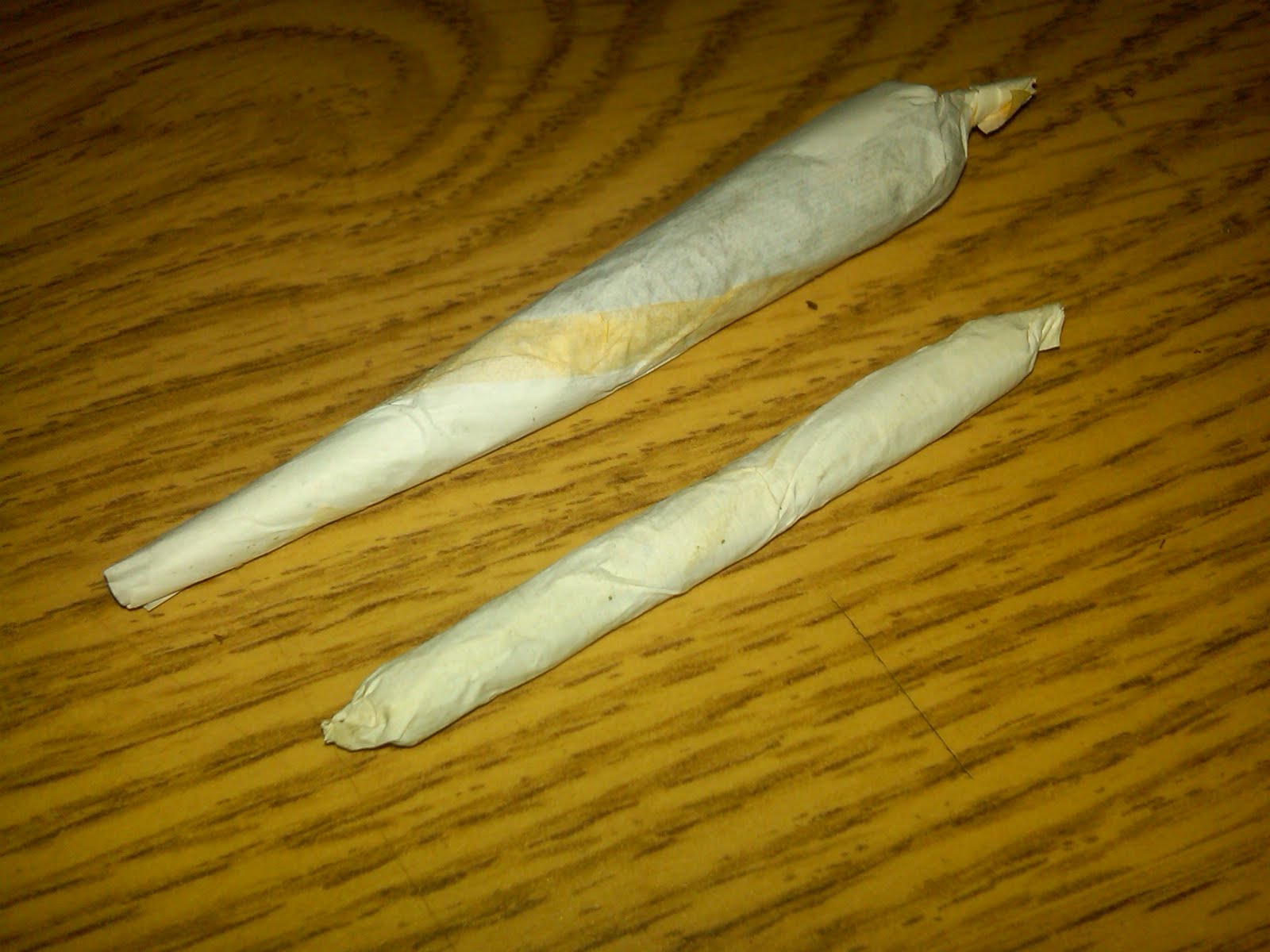 Сплифы в рукаве это. Сплифы в рукаве это. Сплифы в рукаве это. Гашиш на сигарете. Сплифы в рукаве это.