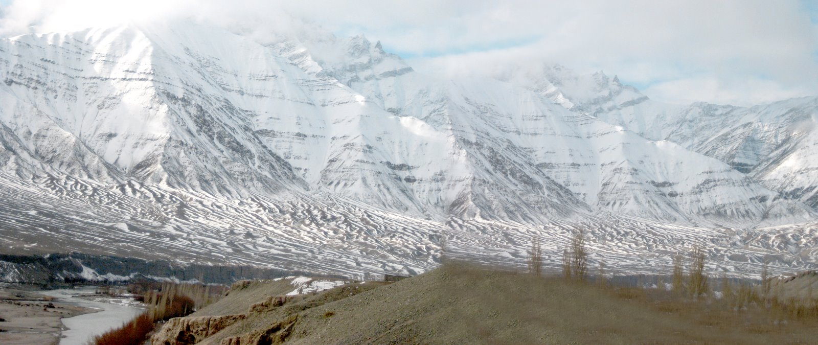 [Snowcapped+mountains+of+Ladakh+in+winter.jpg]