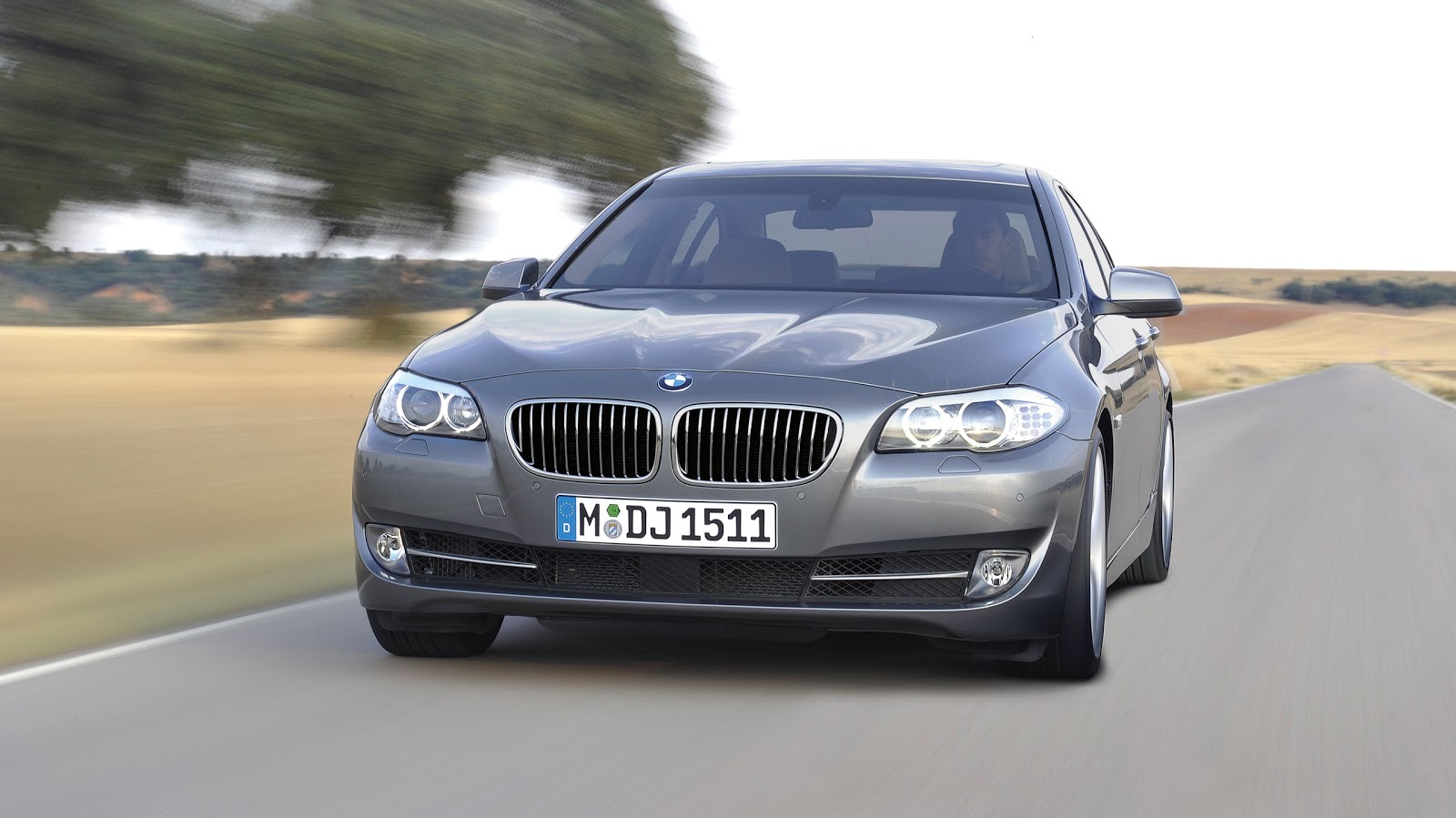 Bmw 550i front #4