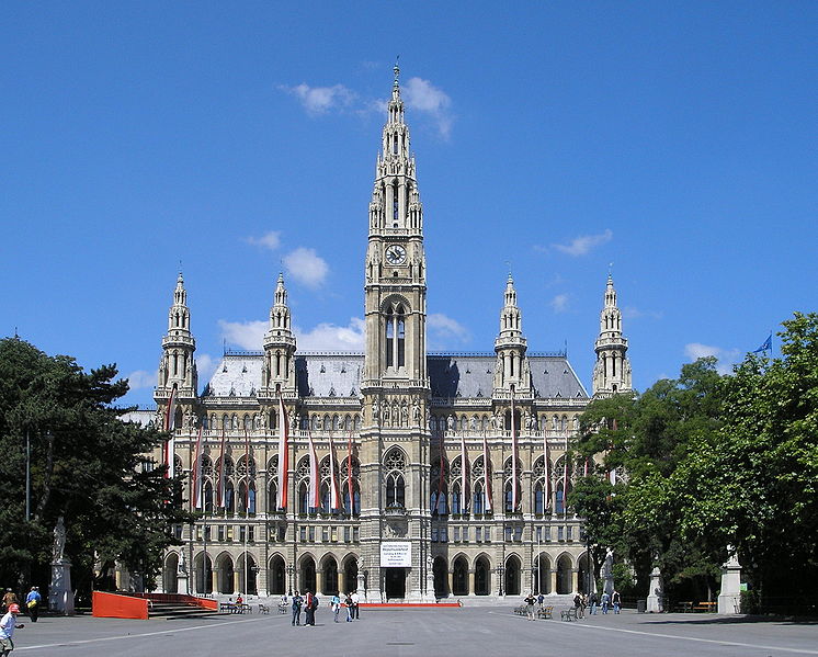 [746px-Rathaus_Vienna_June_2006_165.jpg]