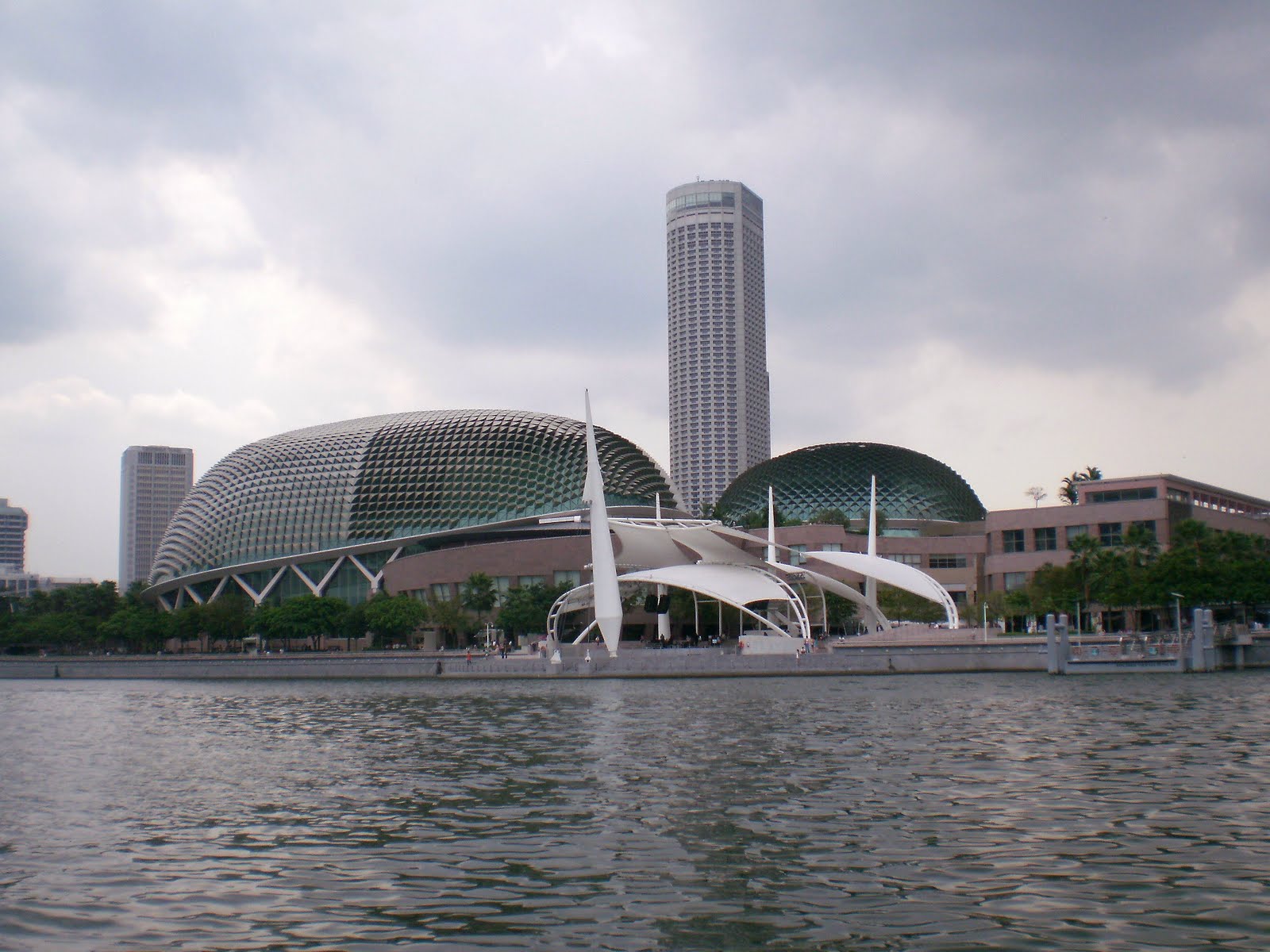 [Duck+Tour+-+Esplanade.JPG]