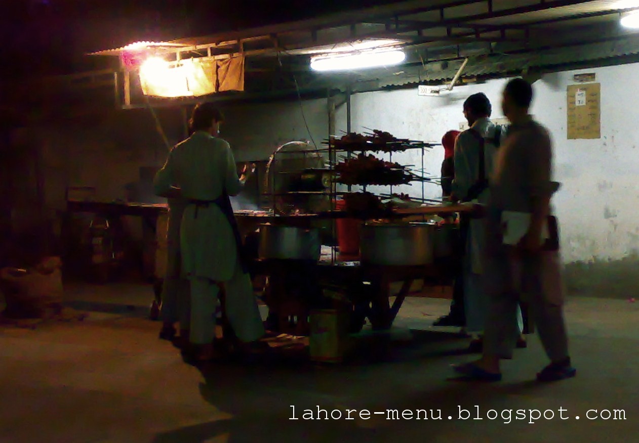 [khusray_ke_kabab_cart.jpg]