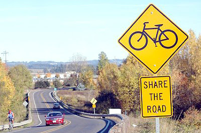 Image of a share the road sign in Oregon