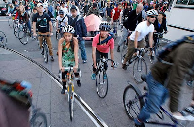 Image of bicyclists in San Francisco's Critical Mass