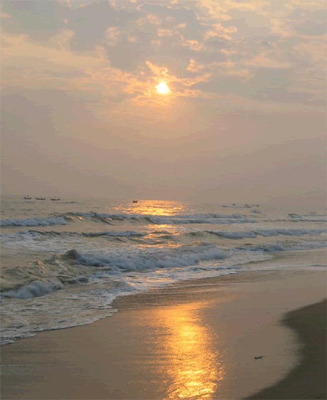 [Sunrise-Vietnam-SouthChinaSea.jpg]