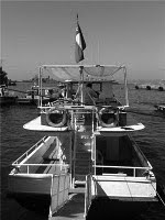 EM QUE CIRCUNSTÂNCIAS?: NUM BARCO...