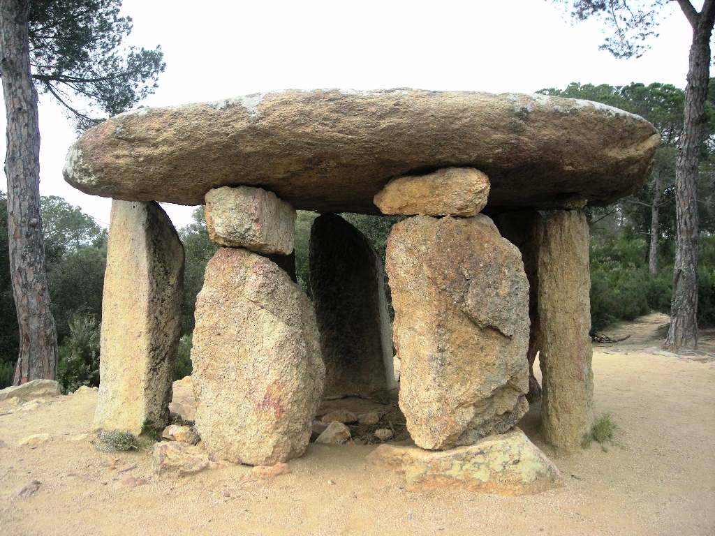 [dolmen_vallgorguina-pedra_gentil.jpg]