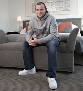 FIFA 10 video game Wayne Rooney playing the game