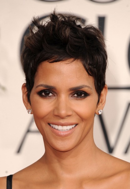 Love That Look: Halle Berry's Sparkly Smoky Eye - Cosmephile