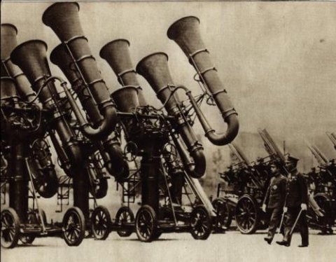 [war_tubas.jpg]