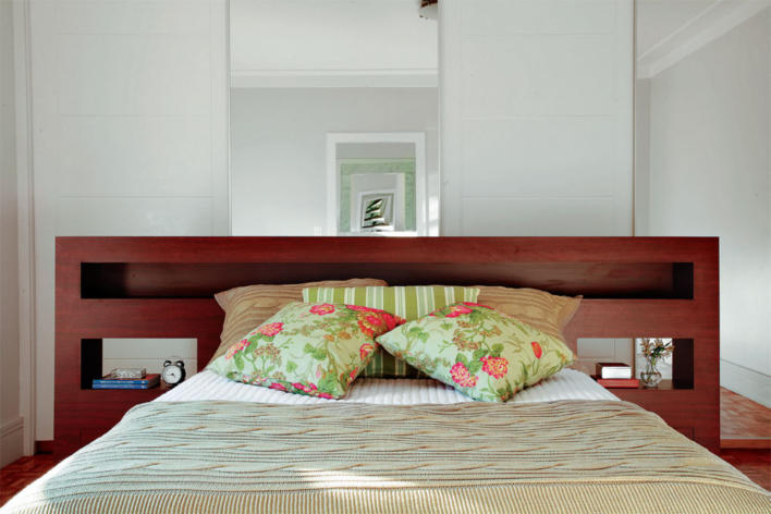 Veja a simplicidade e elegância desta cama. Basta escolher o material que preferir