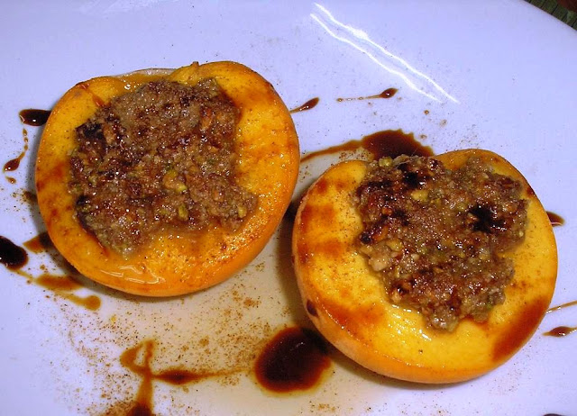 Melocotones rellenos de frutos secos Melocotones rellenos de frutos secos