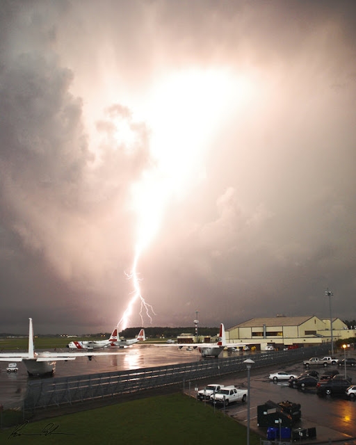 Lightning_Strike_in_NC_by_AnonymousPhotography