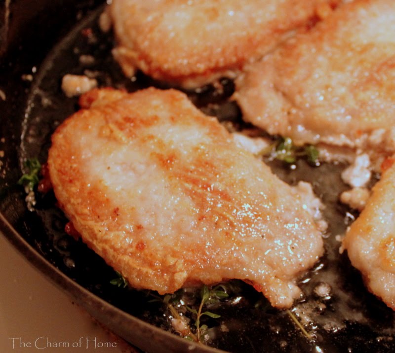 The Charm of Home ThymeSauteed Pork Chops with Apple Slices