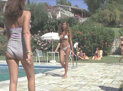 [ts-Caroline+Cossey-bond+girl1.jpg]