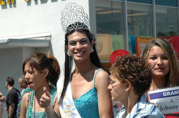 [ts-Crystal+Vera_fresnopride1.jpg]