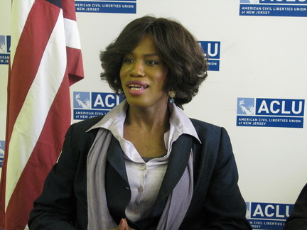 [ts-diana+taylor_newark.jpg]