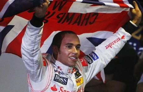 [lewis+hamilton_F1+champ.jpg]
