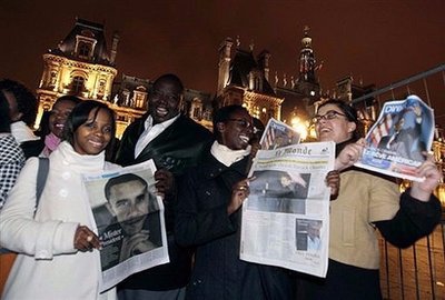 [world+loves+obama1.jpg]