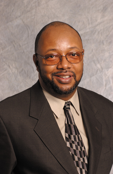 [Leonard+Pitts,+Jr.JPG]