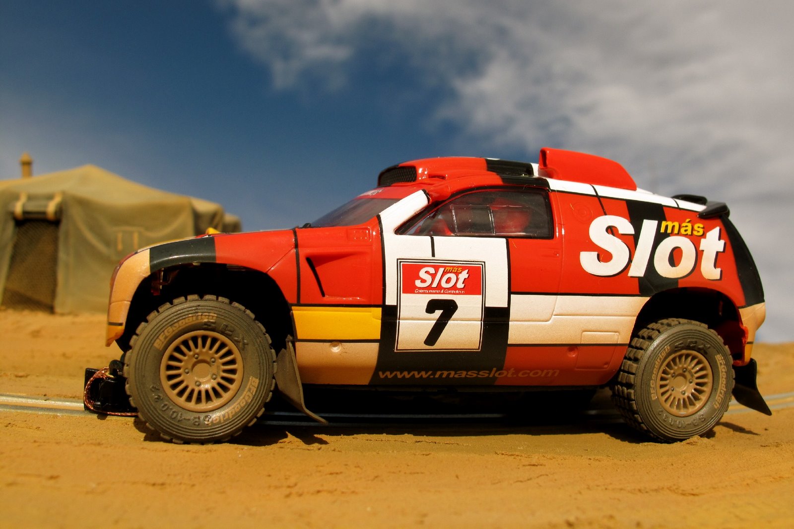 [0E+TOUAREG.JPG]