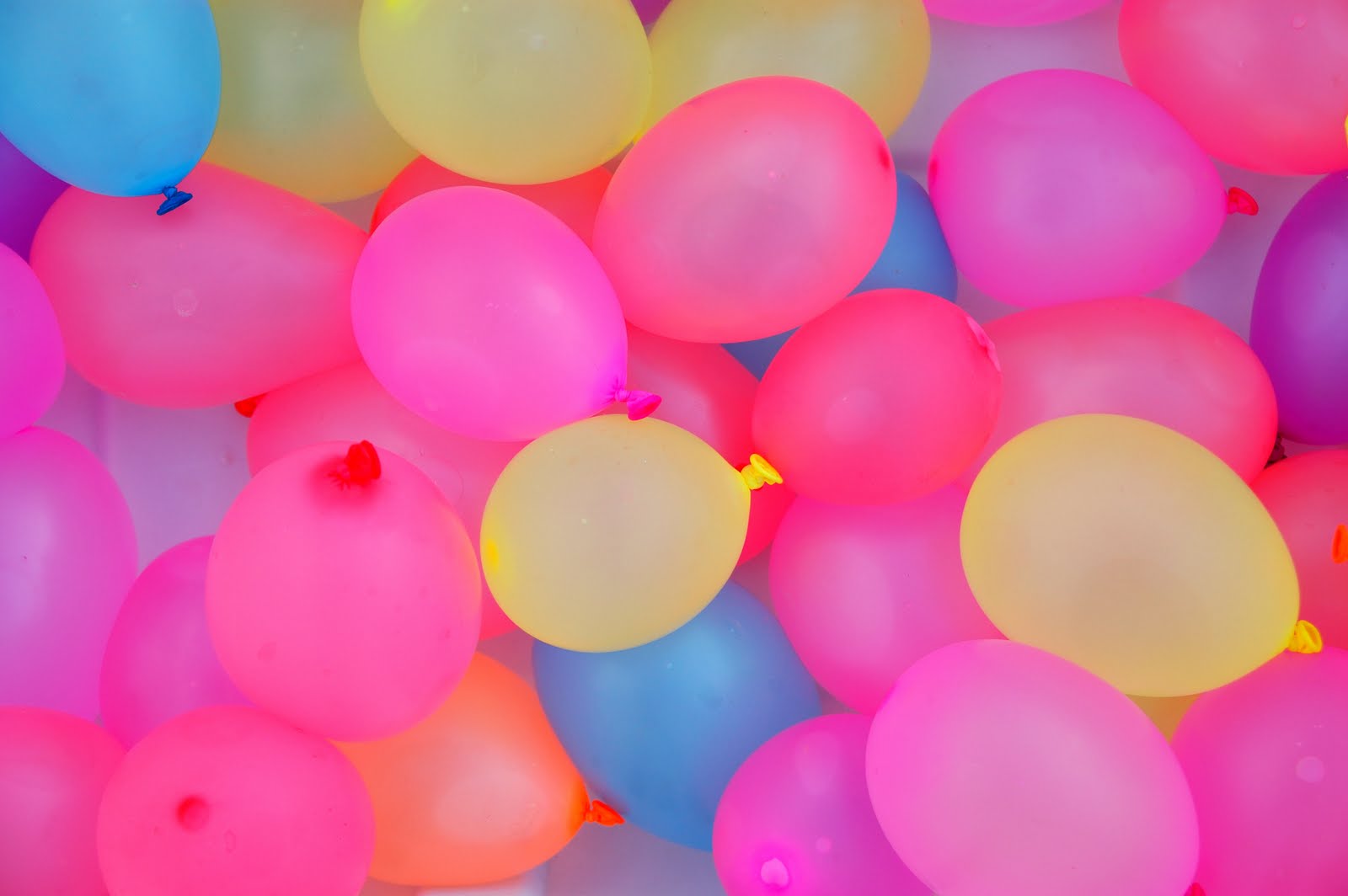 my-life-in-pictures-water-balloon-activity