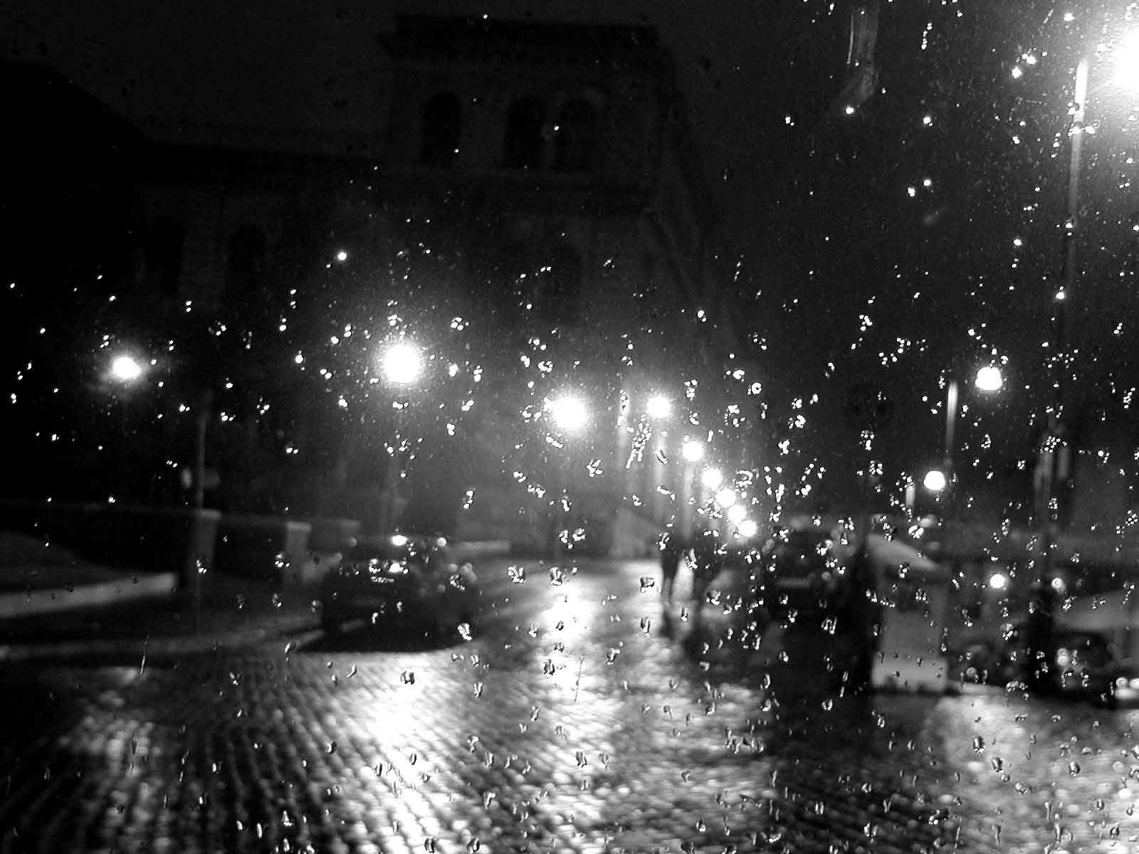 http://4.bp.blogspot.com/_kFgIjPvu35M/TNaD6OxEBII/AAAAAAAAAAg/gO5gJv5wsYw/s1600/pioggia-notte.jpg