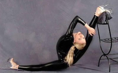 http://4.bp.blogspot.com/_kGItF_1V7RQ/SiGl4wlhh9I/AAAAAAAAAP0/l35_sBXNSOM/s400/Contortion+or+contortionism+-++the+flexing+of+the+human+body+-+amazing+flexibility+women+-+photo+6.jpg