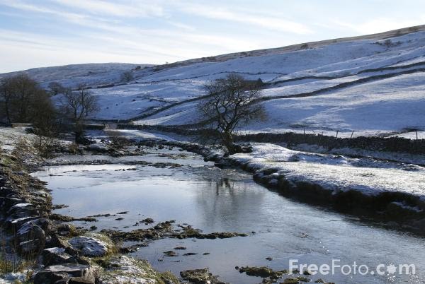[16_24_47---Winter-Scene--Yorkshire-Dales_web.jpg]