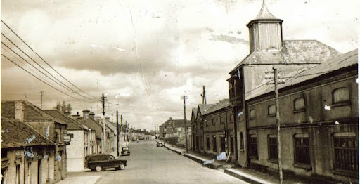 http://4.bp.blogspot.com/_kItQTURzgCk/TBeY5dy57MI/AAAAAAAAACw/MpZYnjuOa-Y/Edenderry+1950s.jpg